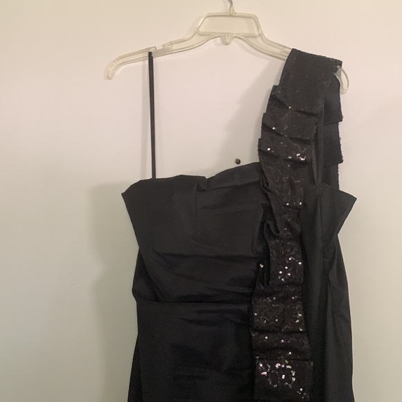 Amazing evening gown - Picture 2 of 5